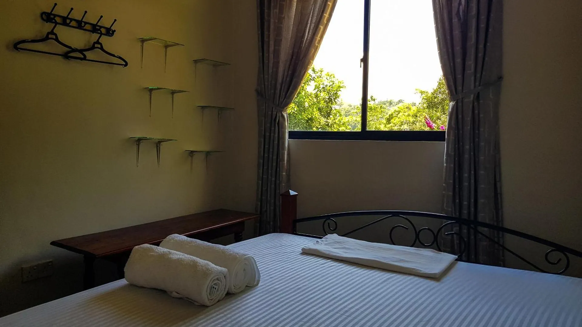 Lush Breeze Mount View Hotel Kandy Guest house