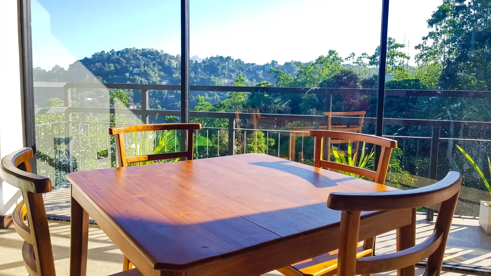 Lush Breeze Mount View Hotel Kandy 0*,